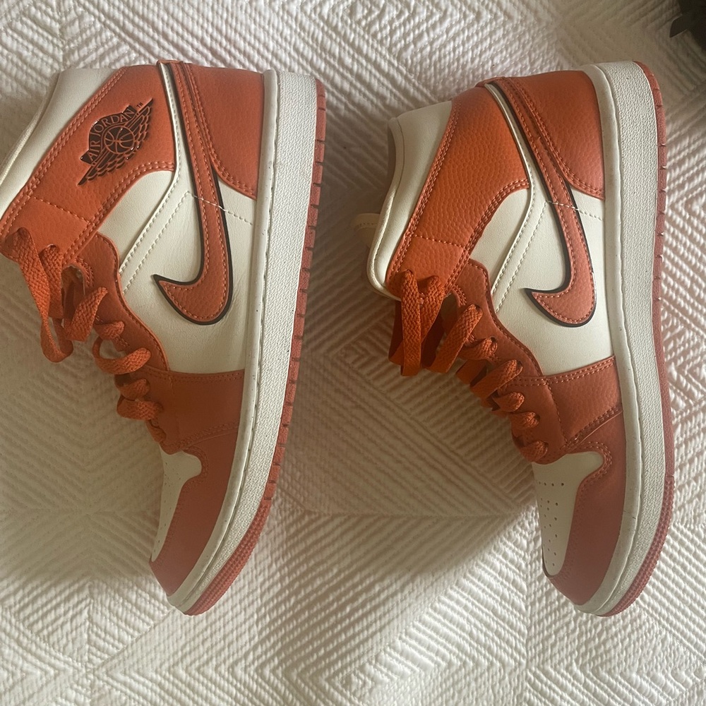 Jordan Sneakers with Cream and Orange Details - Picture 4 of 4